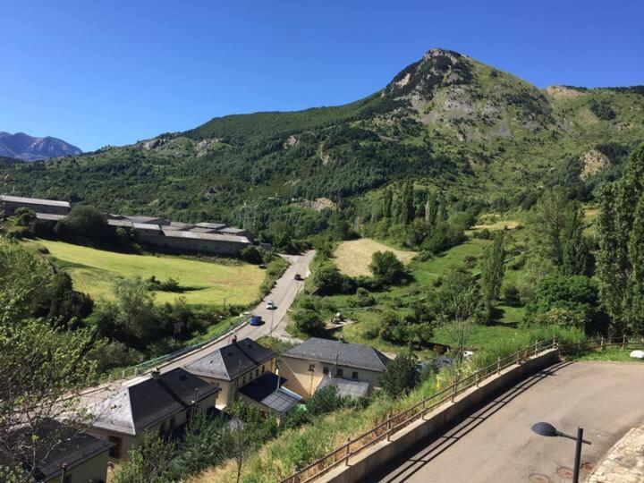 Casa Sendacomodidad Y Descanso Sallent De Gallego Luaran gambar