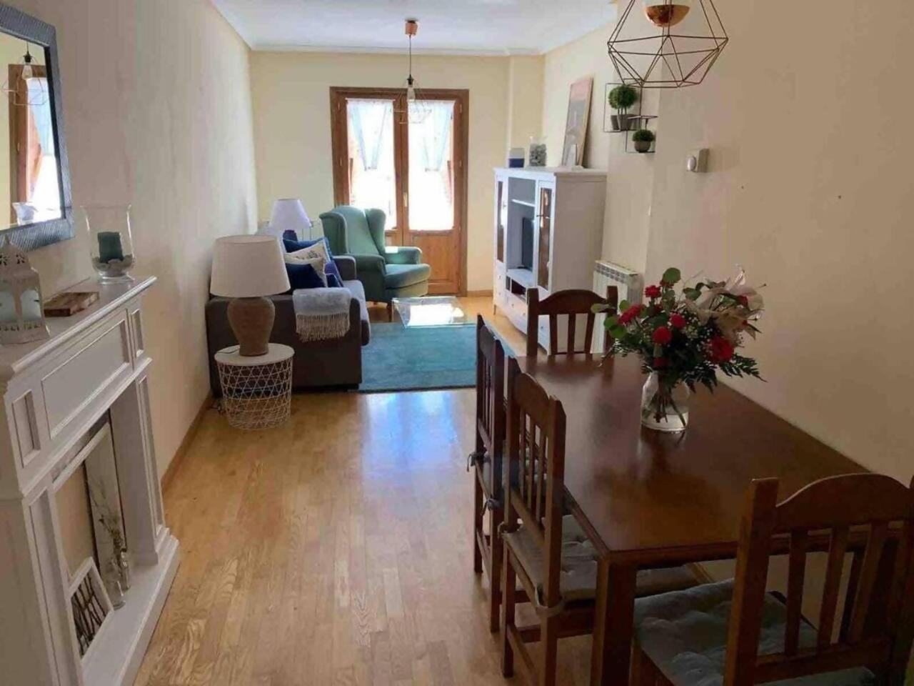 Casa Sendacomodidad Y Descanso Sallent De Gallego Luaran gambar