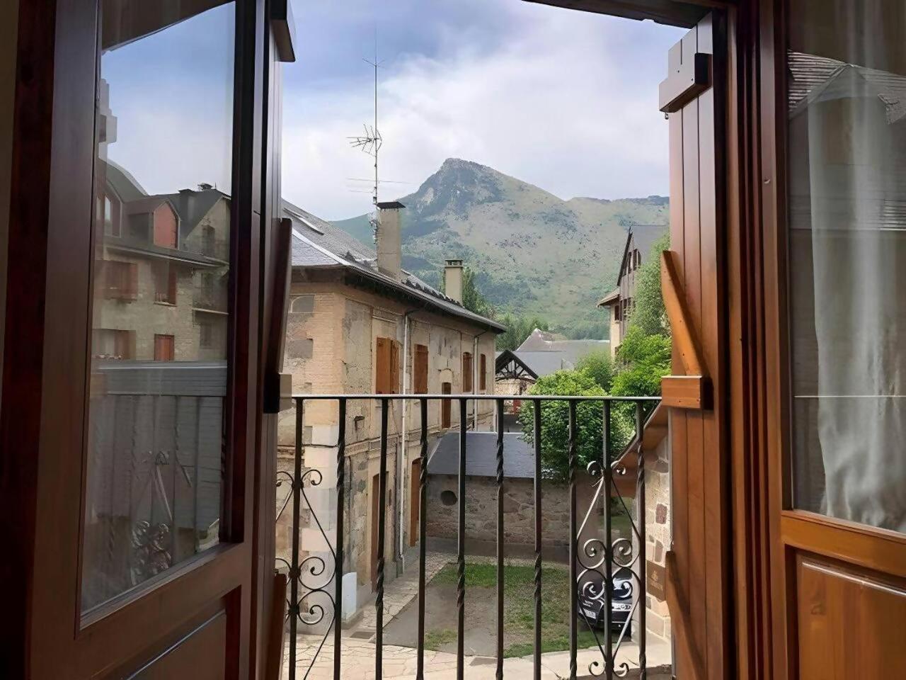 Casa Sendacomodidad Y Descanso Sallent De Gallego Luaran gambar